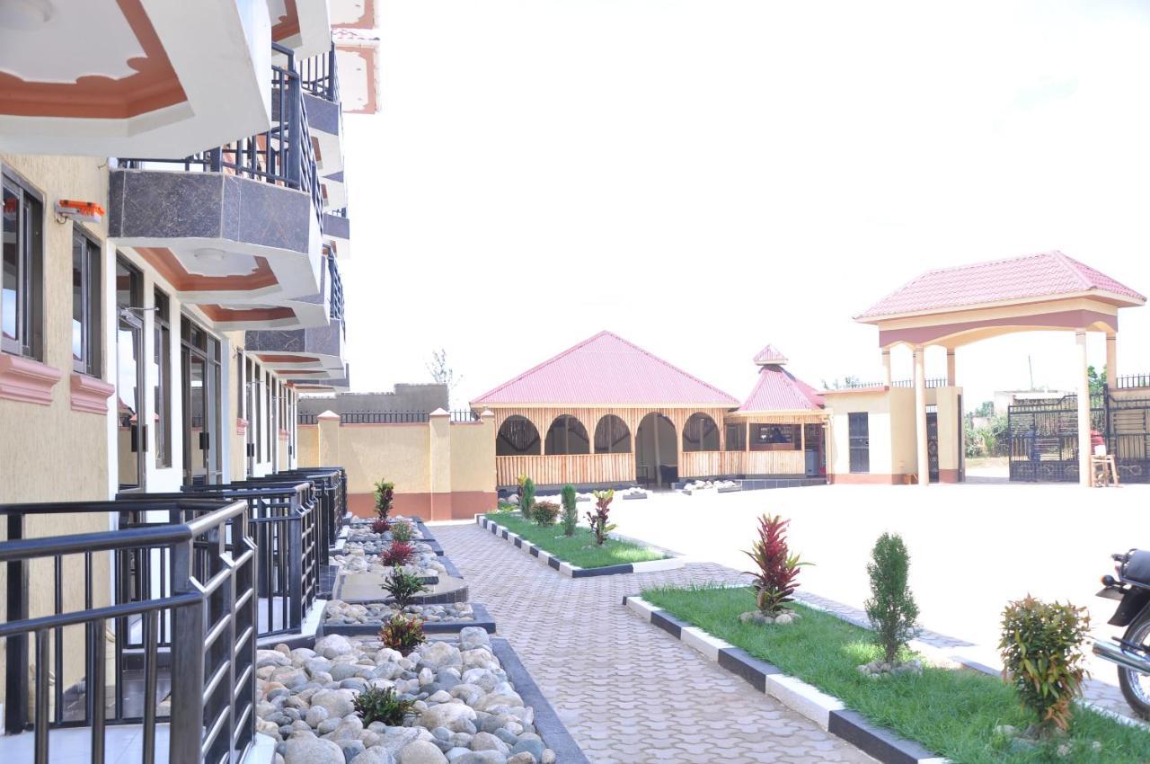 Golden View Hotel Ibanda Exteriör bild