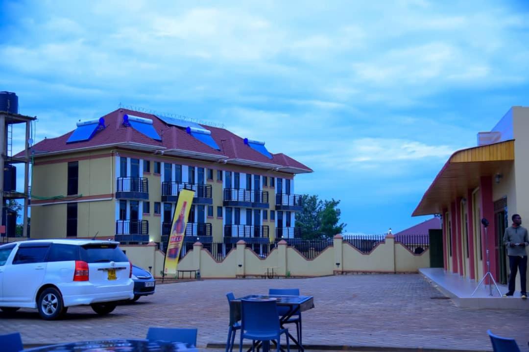Golden View Hotel Ibanda Exteriör bild