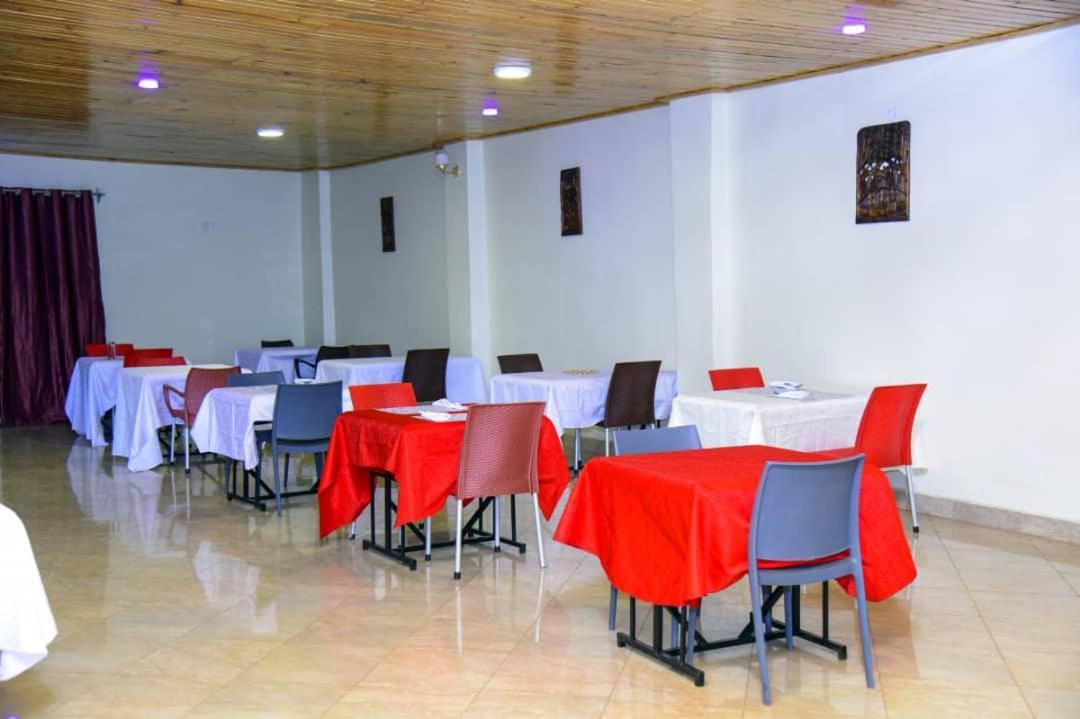 Golden View Hotel Ibanda Exteriör bild