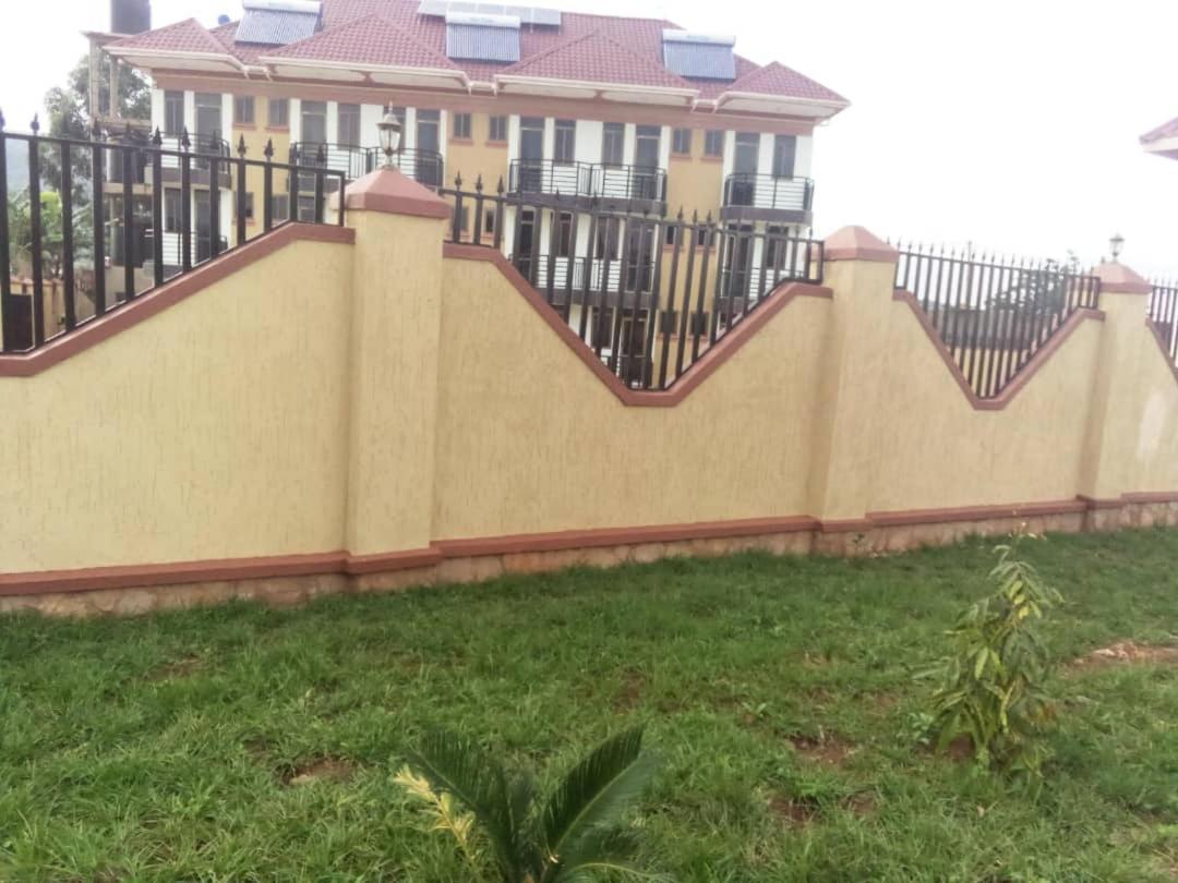 Golden View Hotel Ibanda Exteriör bild